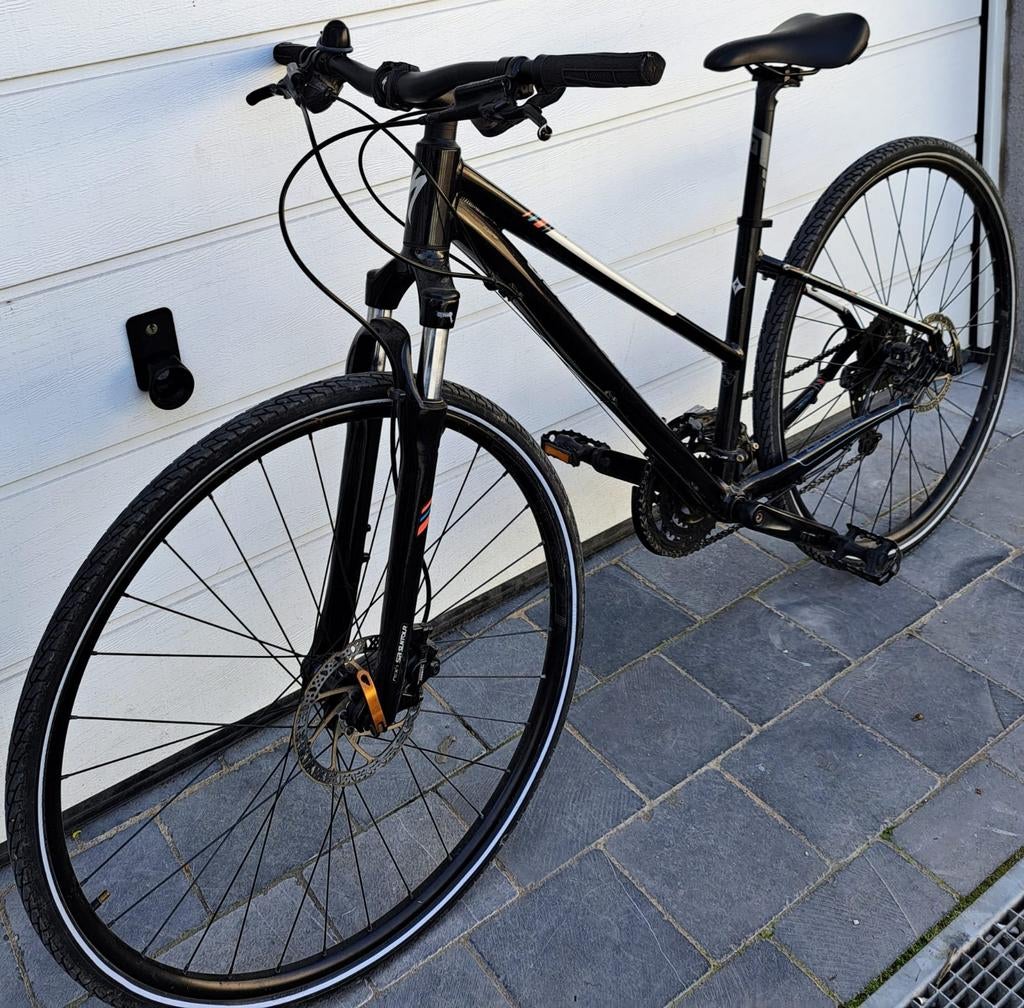 VTC SPECIALIZED 28" état nickel taille du cadre 44cm, Vélos & Vélomoteurs, Enlèvement ou Envoi