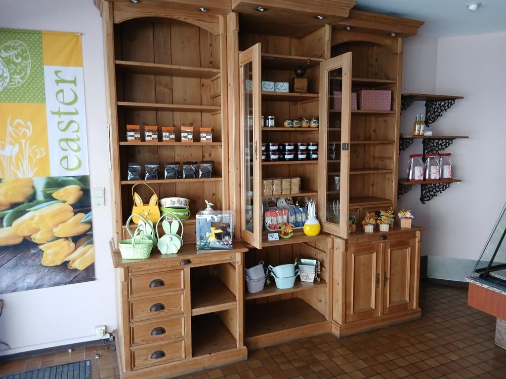 Vitrine de magasin en bois, bon état, Maison & Meubles, Avec tablette(s), 25 à 50 cm, 200 cm ou plus, Provence stijl