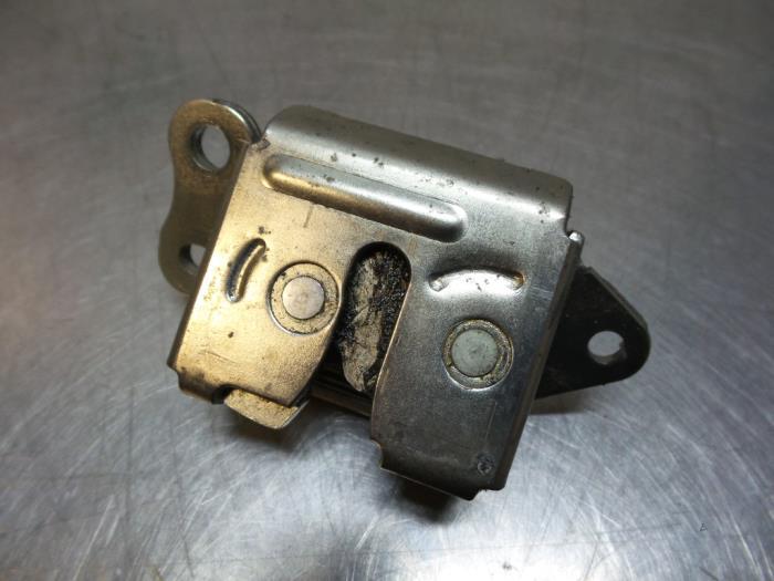 Slotmechaniek Achterklep van een Toyota Yaris (Yaris 1 00-), Auto-onderdelen, Gebruikt, -, -, Ophalen of Verzenden