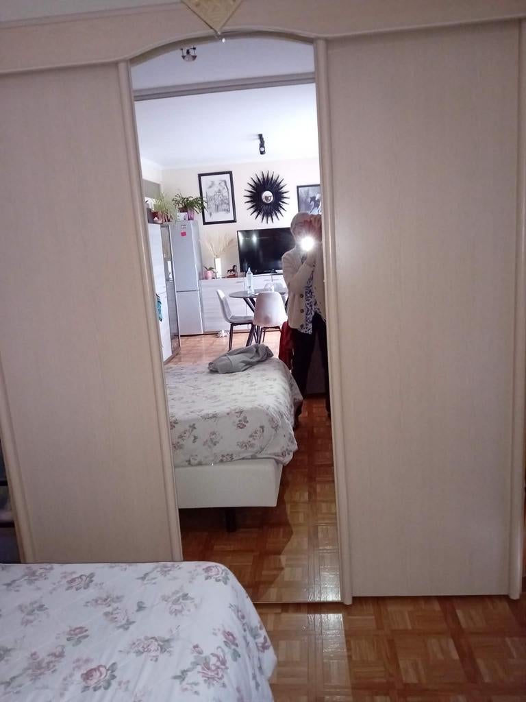 Garde robe 3 portes ️ tables de nuit à donner, Maison & Meubles, Enlèvement