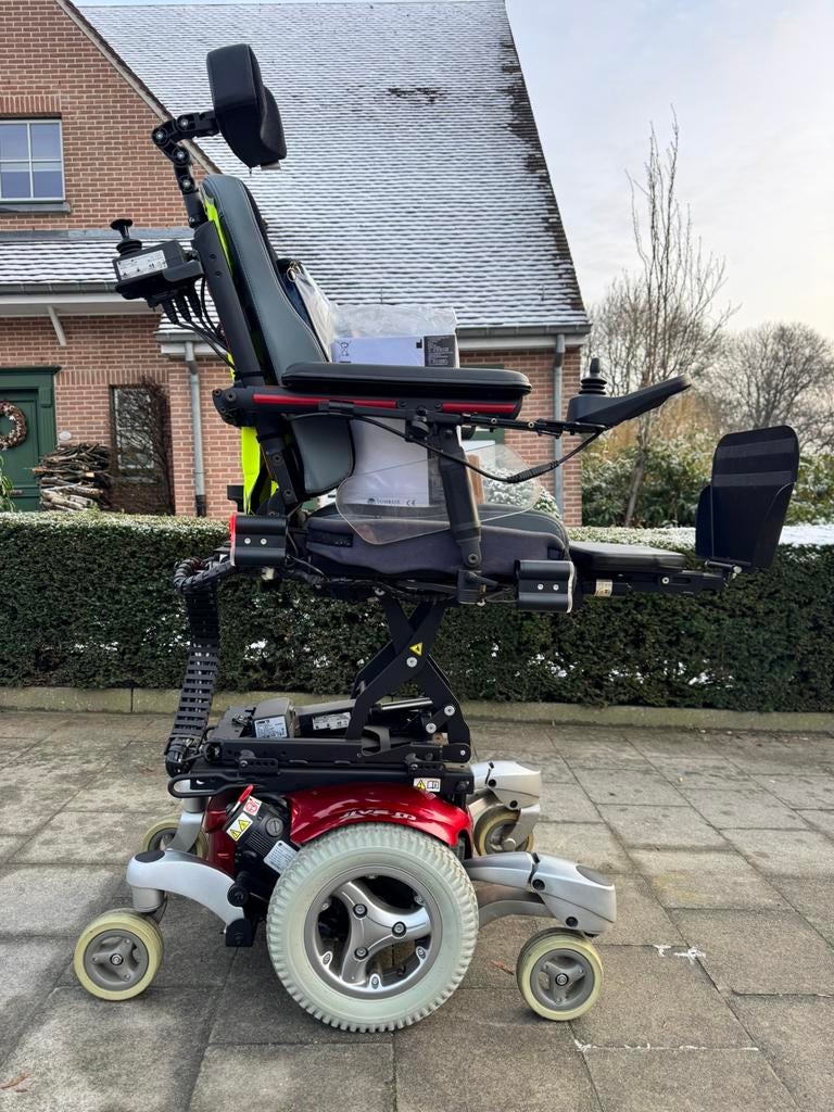 Bijna Nieuwe elektrische Rolwagen quickie Jive M rolstoel, Ophalen of Verzenden, Inklapbaar, Zo goed als nieuw, Elektrische rolstoel