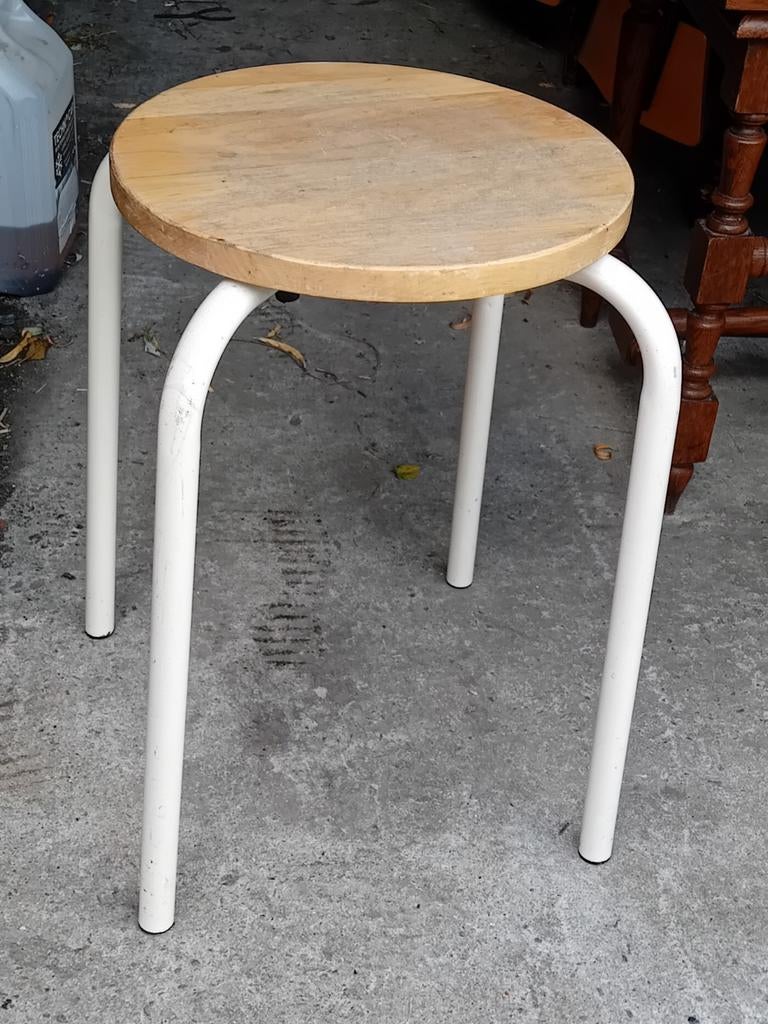 Tabouret bas rond en bois, Enlèvement, Utilisé, Fer