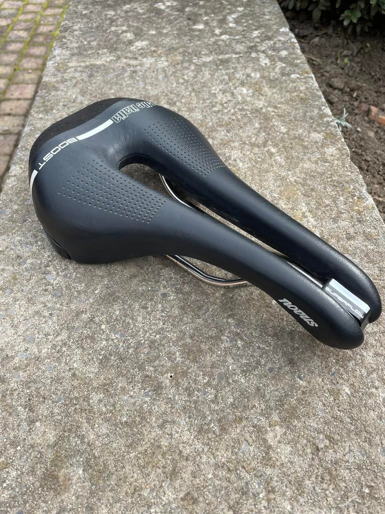Selle sella italia Novus Boost Superflow, Fietsen en Brommers, Fietsonderdelen, Nieuw, Zadel