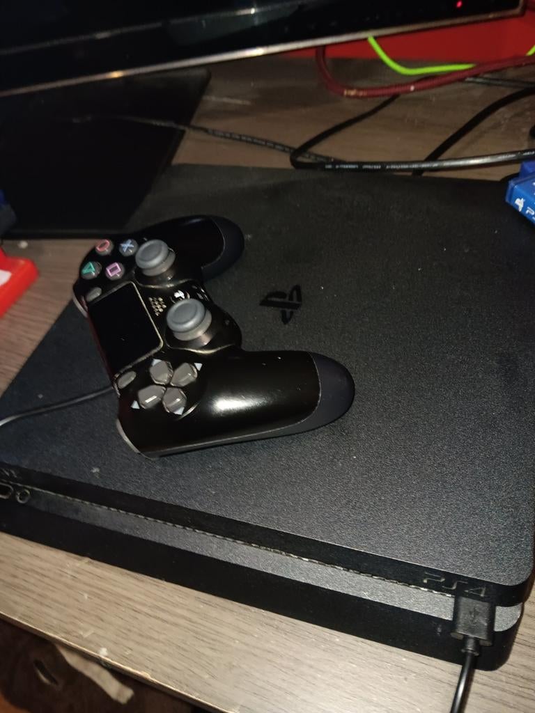 Ps4 slim, Games en Spelcomputers, Spelcomputers | Sony PlayStation 4, Ophalen, Slim