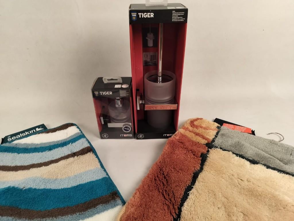 nieuwe badkamer spullen, wc borstel, zeep, badmatten, Ophalen of Verzenden