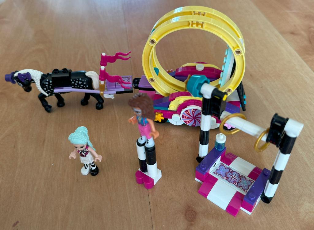Lego Friends nr. 41686 Magische acrobatiek compleet, Kinderen en Baby's, Speelgoed | Duplo en Lego, Zo goed als nieuw, Lego, Complete set