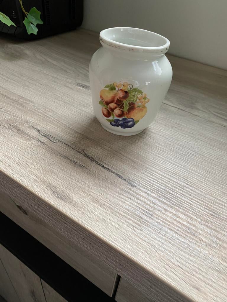 Porseleinen vaasje, Ophalen, Zo goed als nieuw