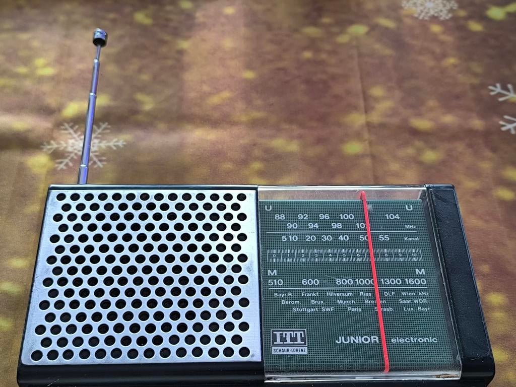 Radio ITT Junior Schaub-Lorenz Electronic 106 (1975), Audio, Tv en Foto, Radio's, Gebruikt, Radio, Ophalen of Verzenden