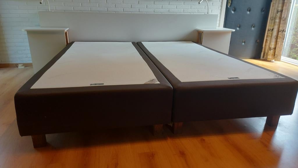 Boxspring 2 x 90 met hoofdeind en verlichting, Ophalen, Zo goed als nieuw