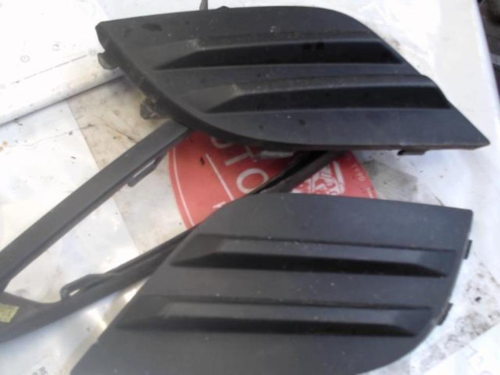 Pièce de pare choc avant Renault Clio3 2009-2014 LP/13618, Renault, Utilisé, Avant, Enlèvement ou Envoi