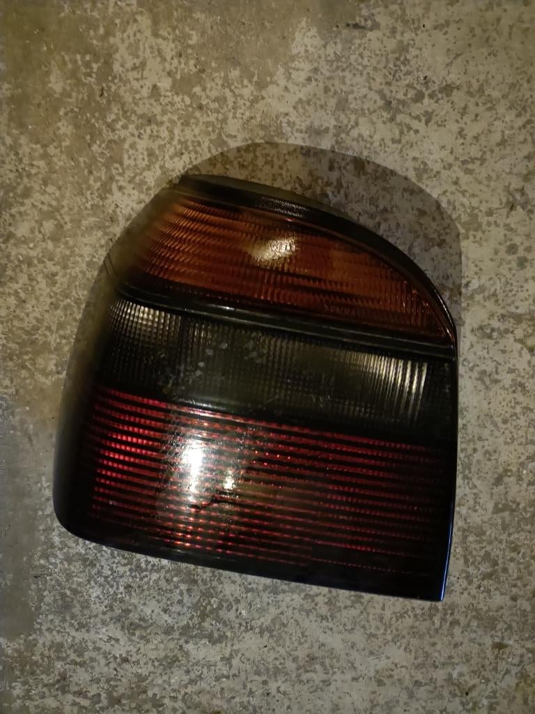 Feu arrière Hella Gauche d'origine VW Golf III, Autos : Pièces & Accessoires, Éclairage, Enlèvement, Utilisé, Volkswagen