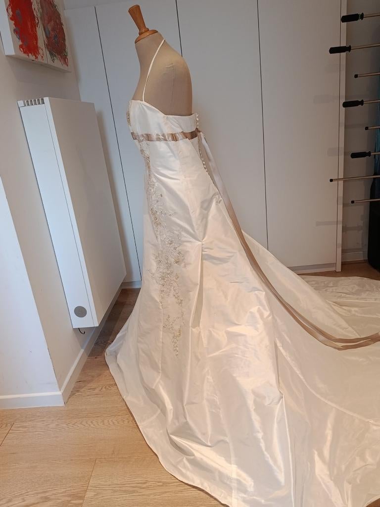 Trouwkleed Linea Raffaelli maat 38/40, Kleding | Dames, Trouwkleding en Trouwaccessoires, Ophalen