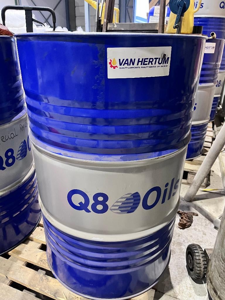 lege olie vaten, Ophalen, Gebruikt