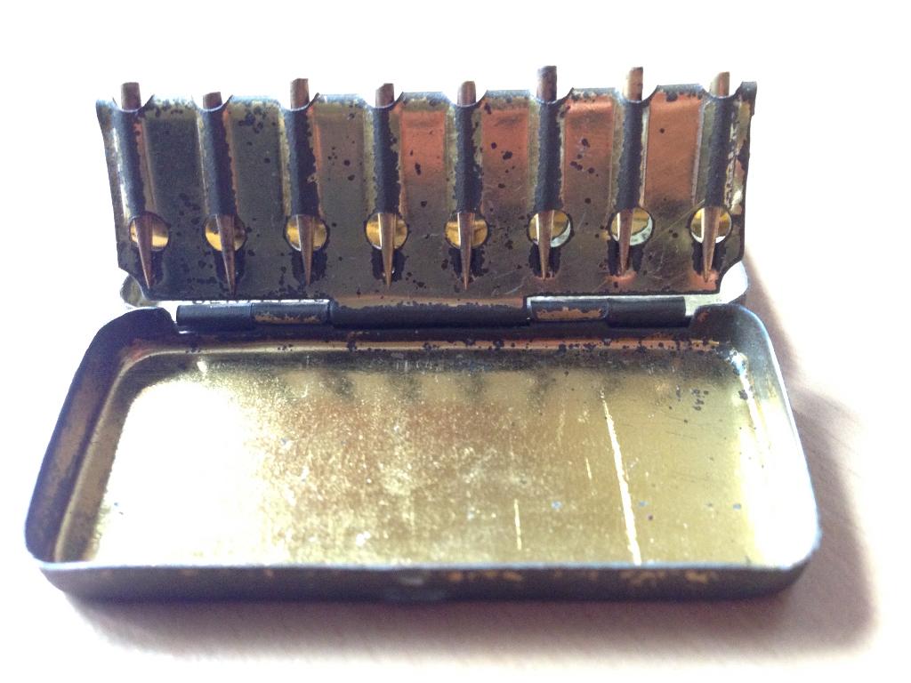 boîtes avec aiguilles de gramophone, Enlèvement