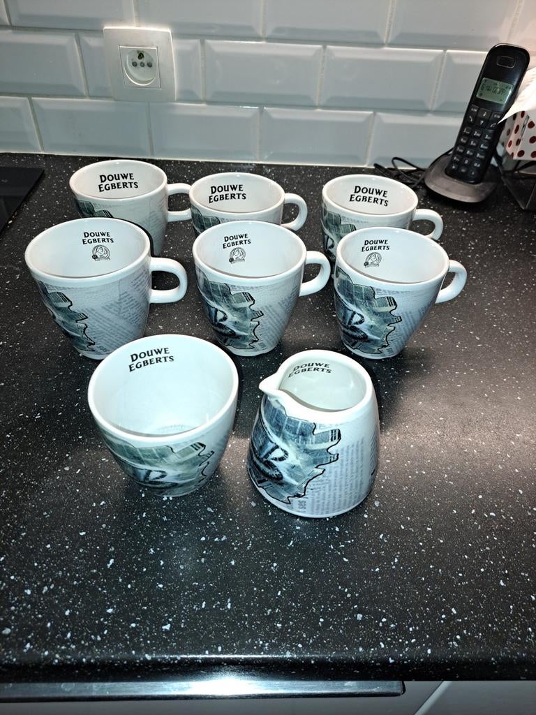 Douwe Egberts 6 tassen melkpot suikerpot, Ophalen of Verzenden