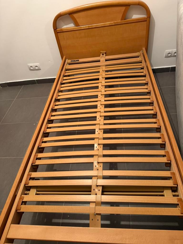 lit 1 personne en bois clair/ sommier lattoflex /matelas, Enlèvement, Comme neuf, Bois, Réglable