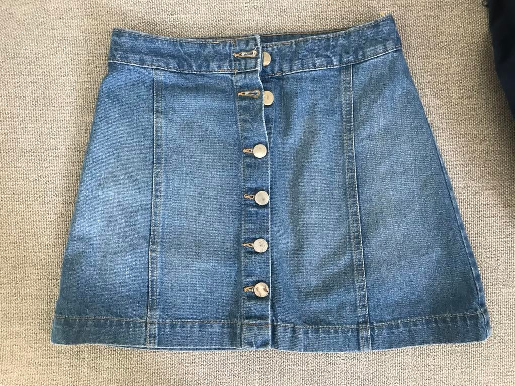Jeansrok met knopen mt 36, Kleding | Dames, Rokken, H&M, Blauw, Ophalen of Verzenden, Zo goed als nieuw