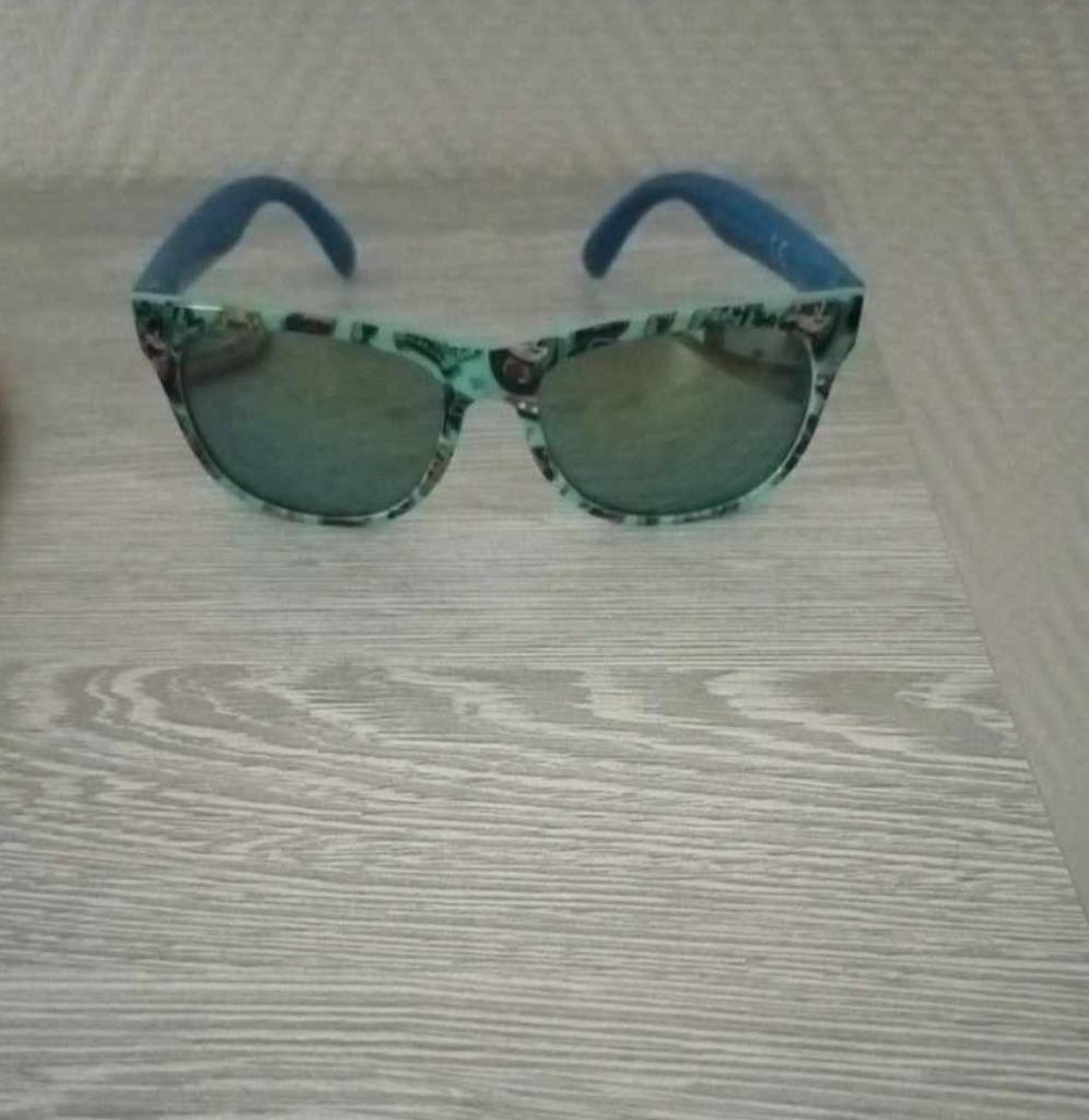Lunette de soleil pour enfant., Enfants & Bébés, Enlèvement ou Envoi, Comme neuf