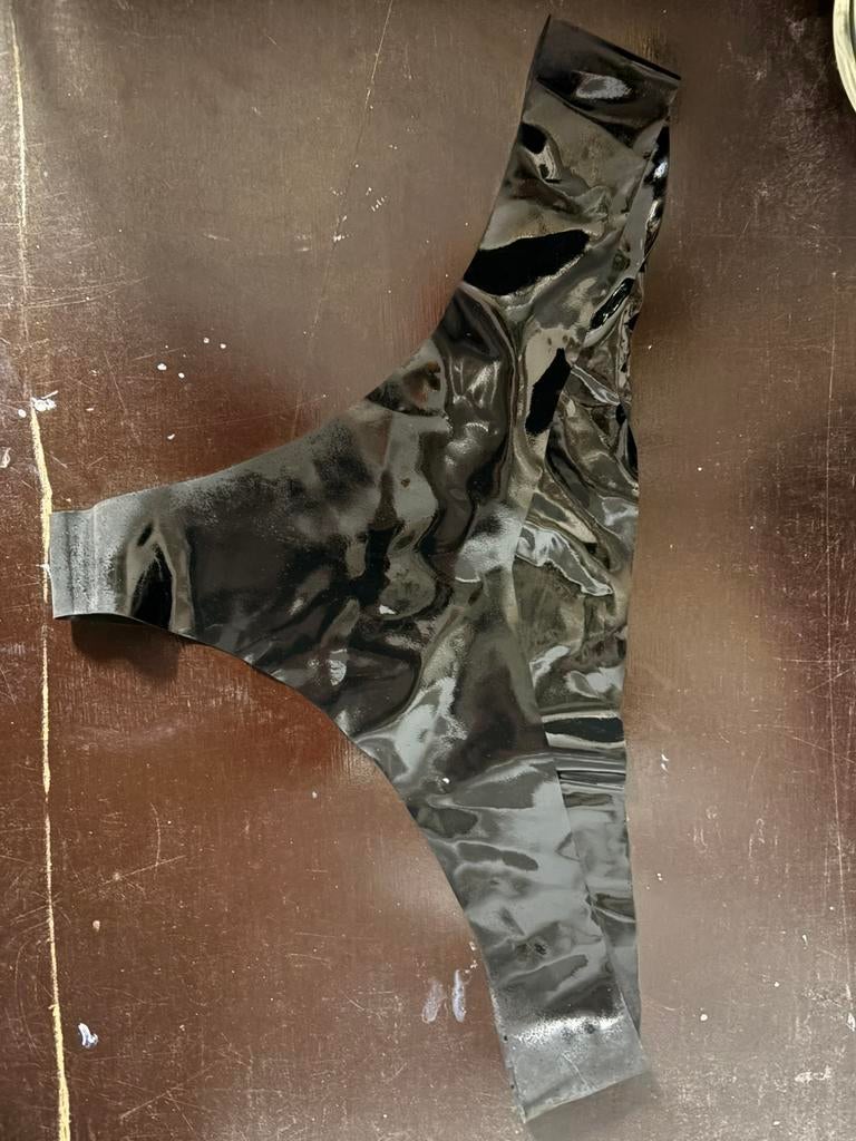 Latex onderbroek, Ophalen, Zo goed als nieuw