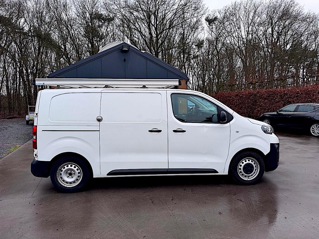 Peugeot Expert 2019 / 3 zitplaatsen Airco / PDC / Navigatie, Auto's, Bestelwagens en Lichte vracht, Voorwielaandrijving, 75 kW