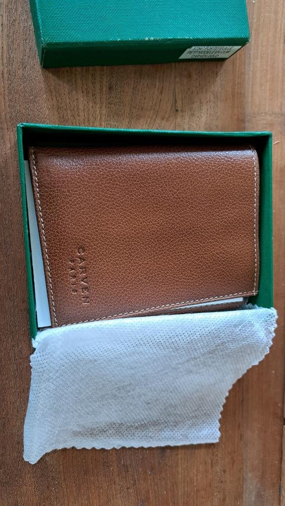 Carven paris portefeuille, Bijoux, Sacs & Beauté, Enlèvement, Brun
