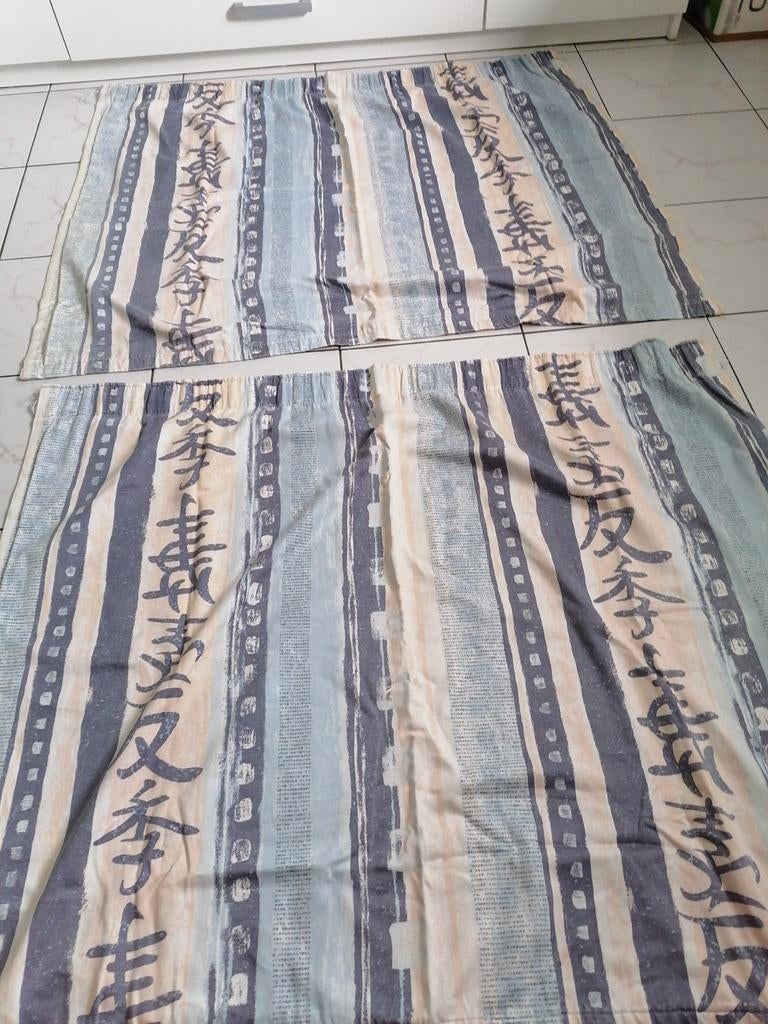 2 kant en klare gordijnen Chinees motiefje, Huis en Inrichting, Stoffering | Gordijnen en Lamellen, Ophalen of Verzenden, Gebruikt