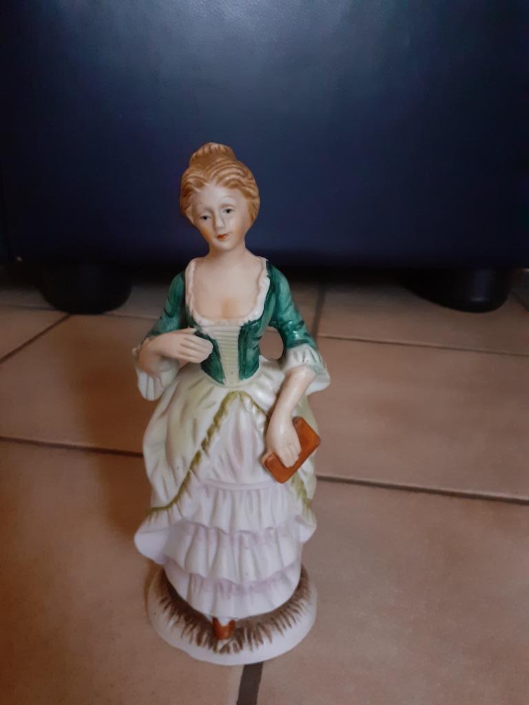 beeldjes in biscuit, Antiek en Kunst, Ophalen