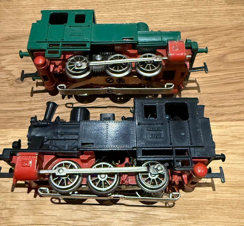 2 locomotives Märklin 3029 vert-noir, Enlèvement ou Envoi, Utilisé, Locomotive, Märklin