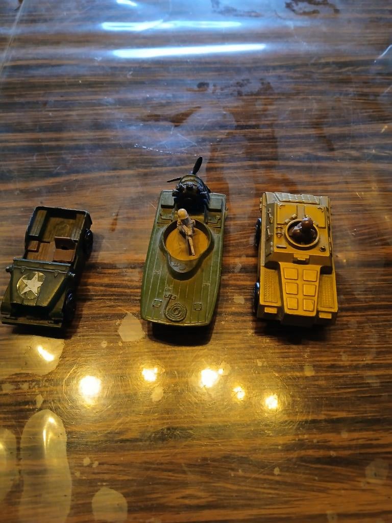 Voitures militaires, Collections, Enlèvement, Comme neuf