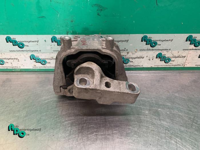 Support moteur d'un Volkswagen Caddy (Caddy 10-), Autos : Pièces & Accessoires, Volkswagen, -, 3 mois de garantie, Utilisé