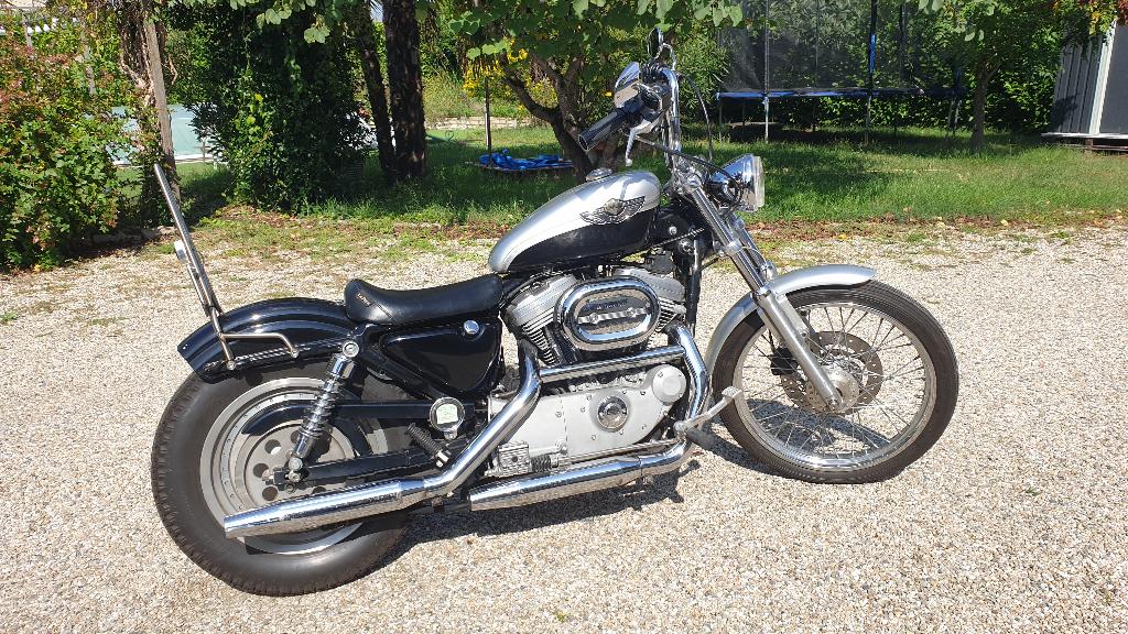 Harley Davidson Sportster 883 Custom, Permis Moto A, Plus de 35 kW, Chopper, 2 cylindres