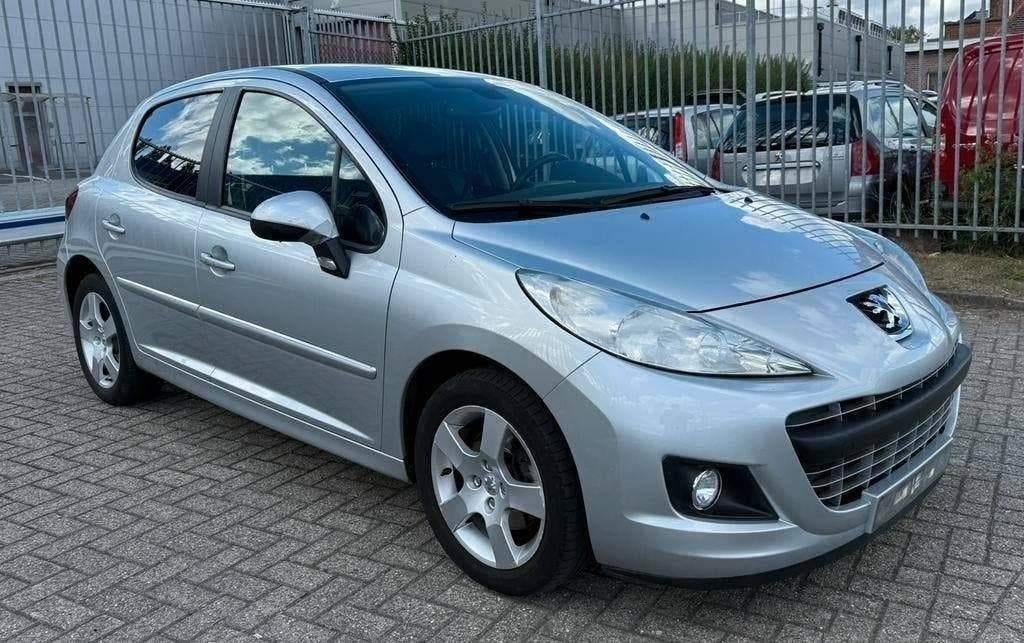 PEUGEOT 207/1.6 ESSENCE/CLIMATISATION/LEX OK, Autos, Peugeot, Entreprise, Boîte manuelle, Noir, 5 portes