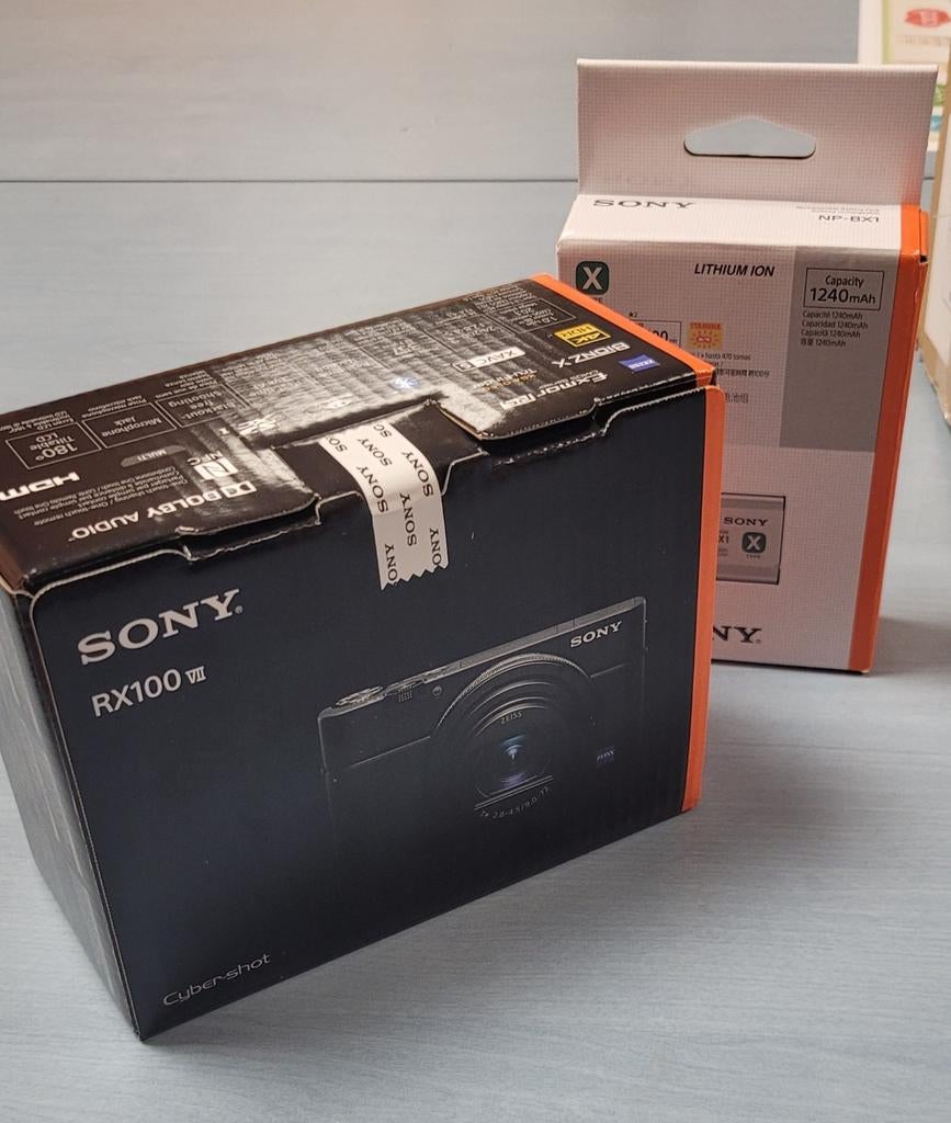 Sony RX100 VII ( neuf ) + batterie, Audio, Tv en Foto, Fotocamera's Digitaal, Ophalen, Sony