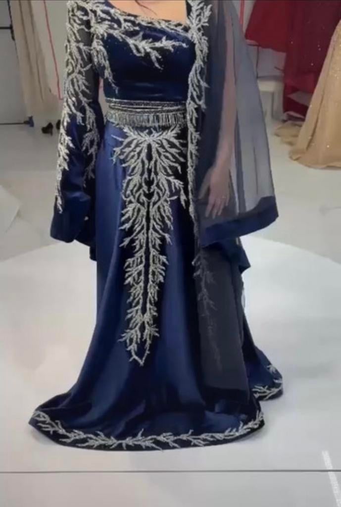 Bindalli henna kleed, Enlèvement, Comme neuf