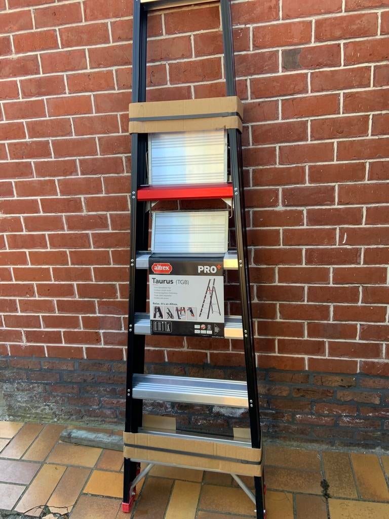 Nieuw ALTREX Trapladder 5 treden, Doe-het-zelf en Bouw, Ophalen, Zo goed als nieuw