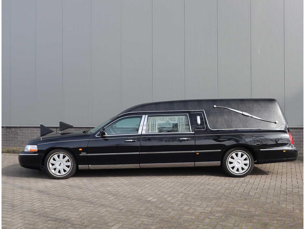 Lincoln - FM88 Town car begrafenisauto - Uitvaartauto, Automaat, Gebruikt, Town Car, Bedrijf