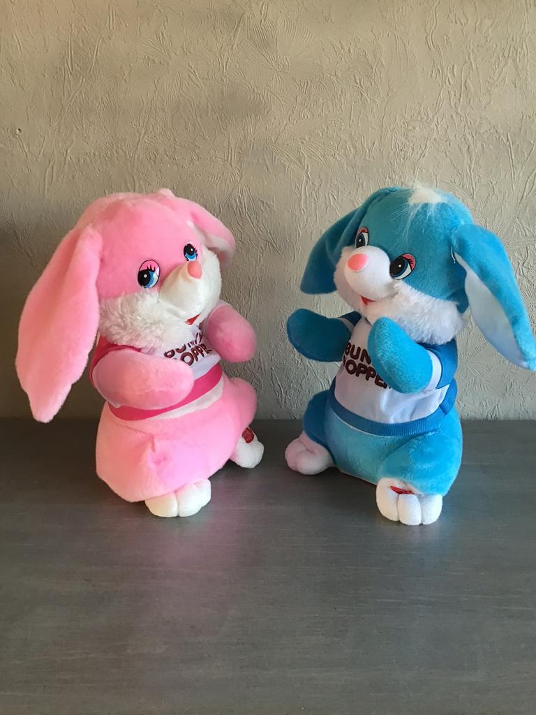 Konijntjes ,, zingen en dansen ,,, Ophalen of Verzenden, Zo goed als nieuw