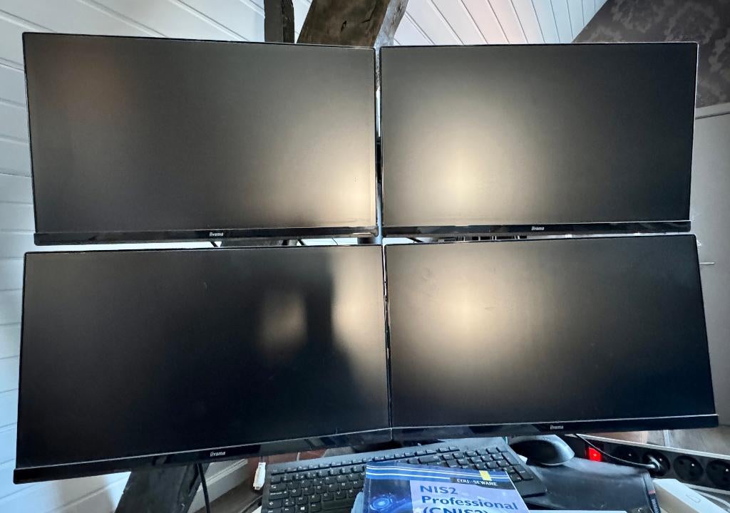 Moniteurs d'ordinateur IPS IIyama 22" (4x)+station d'accueil, Informatique & Logiciels, Moniteurs, Haut-parleurs intégrés, IPS