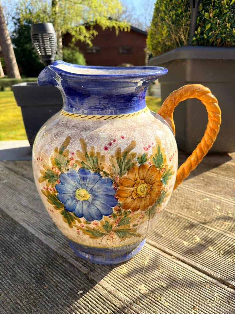 Decoratieve keramische kan met bloemen - handgeschilderd, Antiek en Kunst, Antiek | Vazen, Ophalen