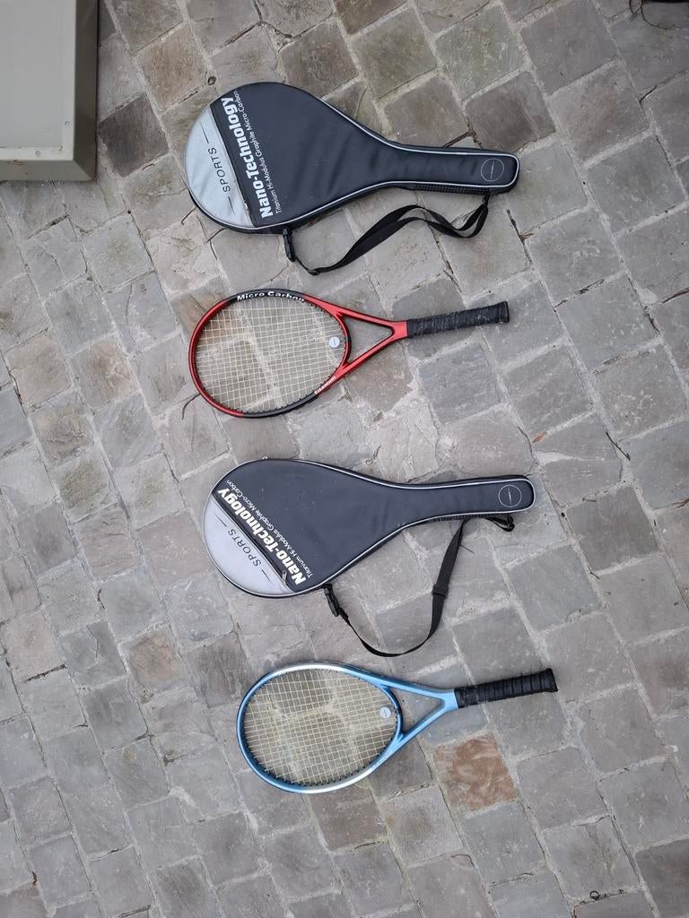 1 blauwe tennis raket en 1 rode tennis raket, Sport en Fitness, Tennis, Ophalen, Zo goed als nieuw, Racket