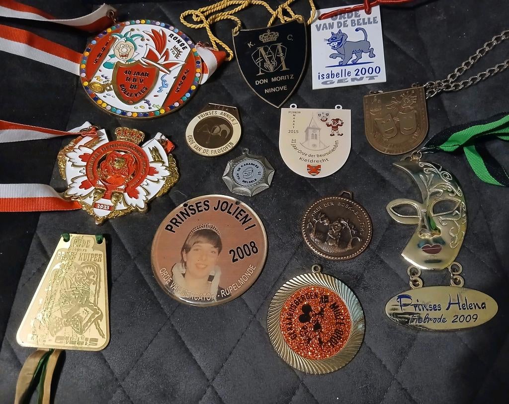 Carnaval Oost Vlaanderen medailles, Verzamelen, Ophalen of Verzenden