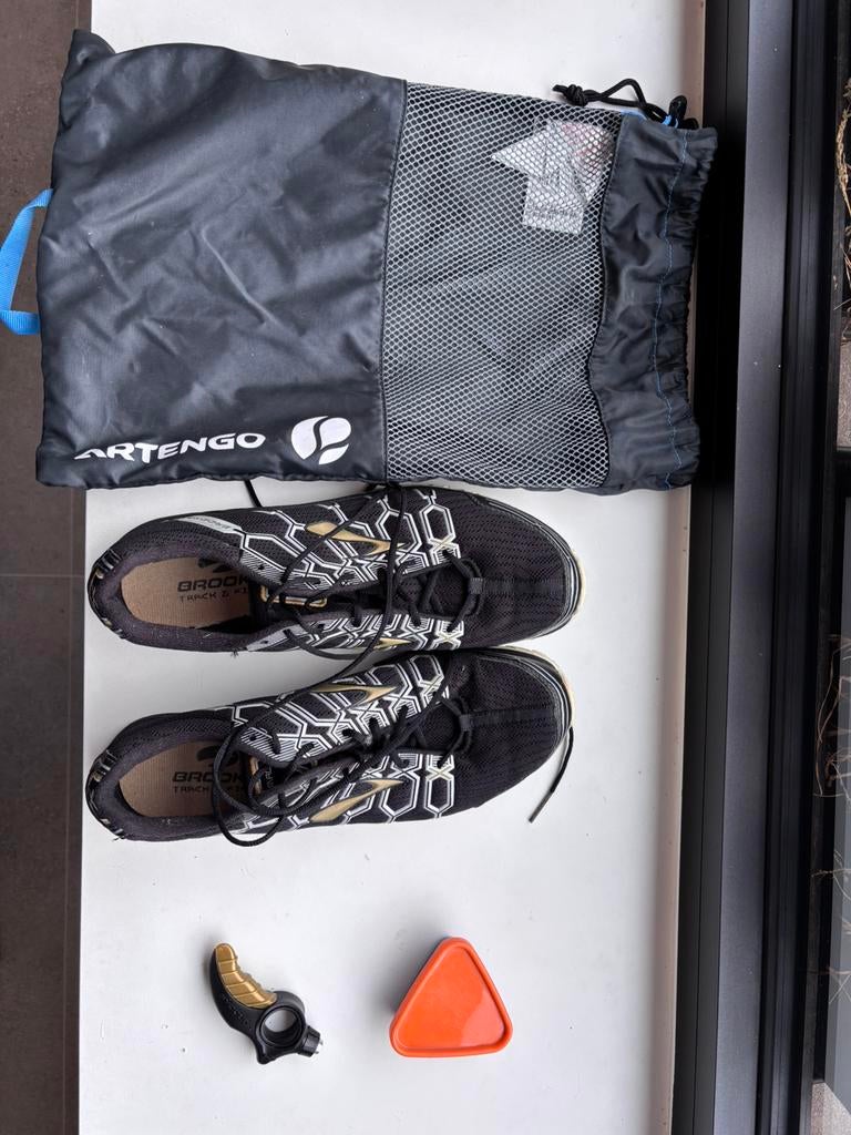 Spikes maat 44 te koop - zo goed als nieuw, Ophalen, Zo goed als nieuw, Spikes