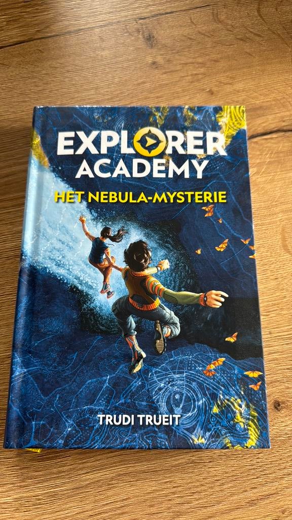 Trudi Trueit - Het Nebula-mysterie, Ophalen, Trudi Trueit