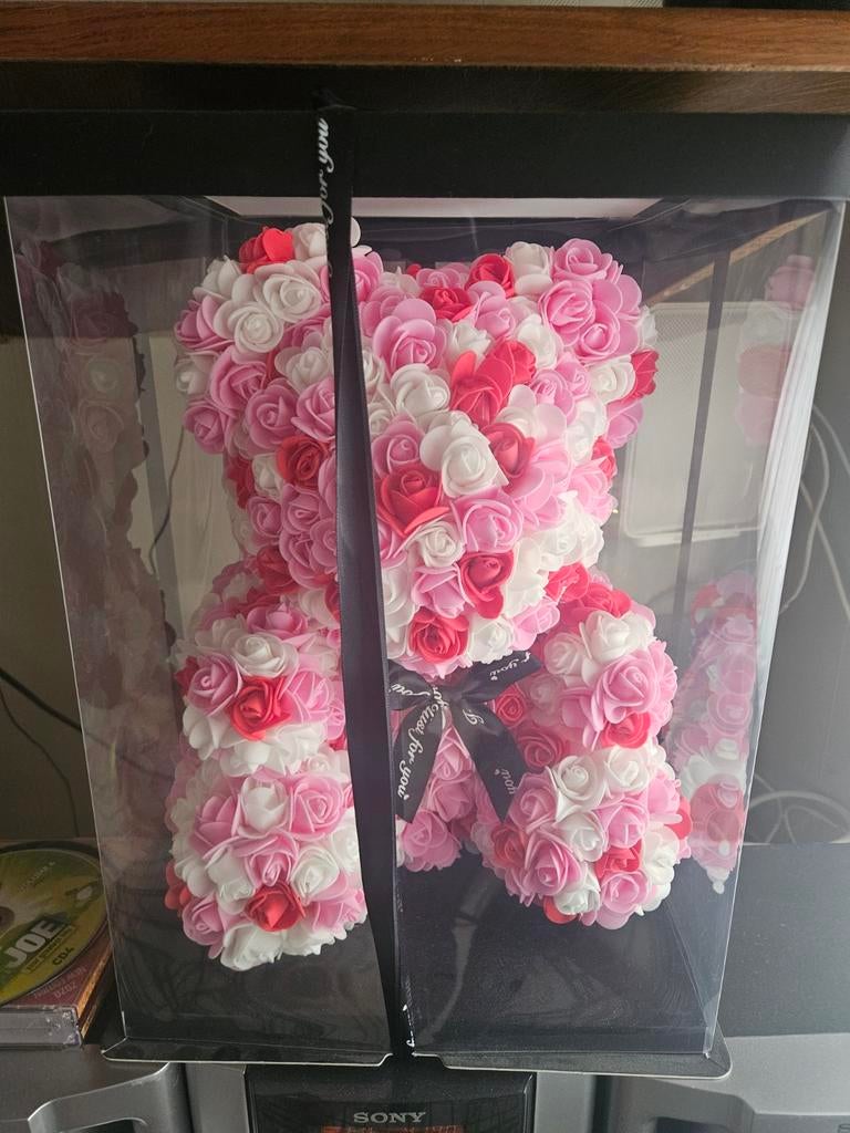 Magnifique ours à fleurs, Enlèvement