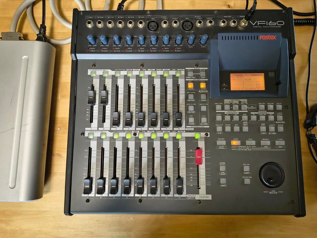 Fostex VF160 multitrackrecorder 16 sporen, Muziek en Instrumenten, Mengpanelen, Zo goed als nieuw, 10 tot 20 kanalen, Microfooningang