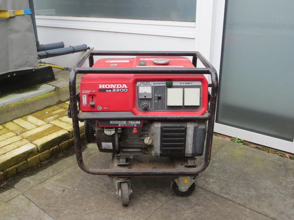 Te Koop Stroomgroep, Doe-het-zelf en Bouw, Aggregaten, Ophalen, Gebruikt, Minder dan 5 kVA, Benzine