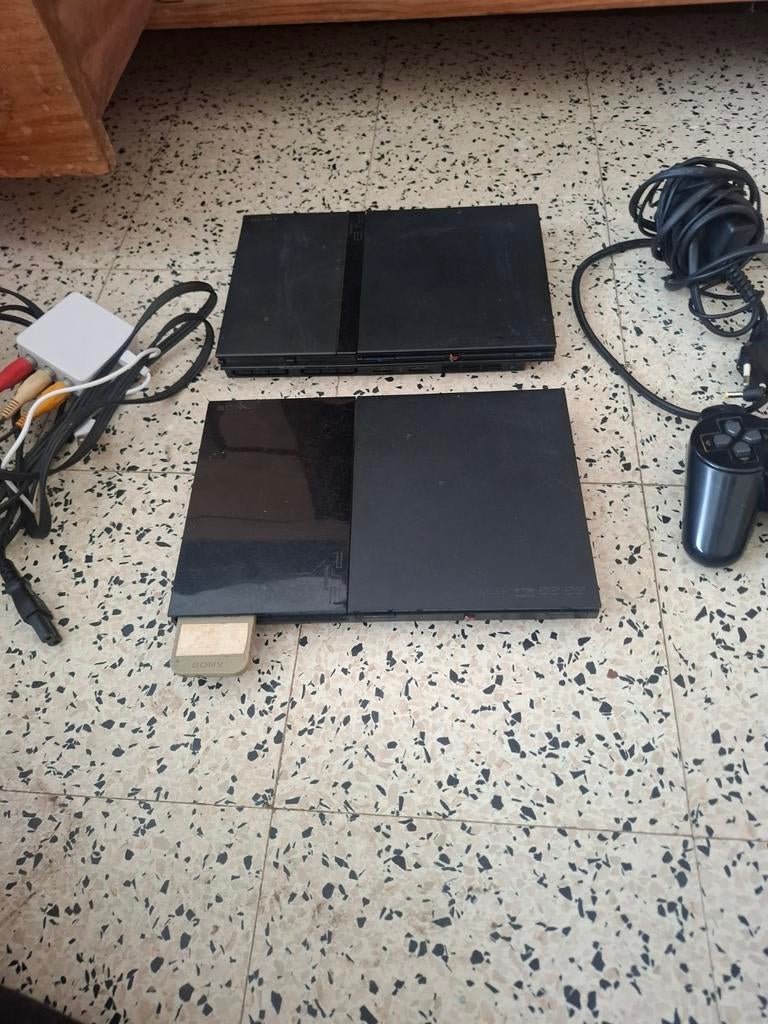 2 x Playstation 2's met 1 controler + games, Consoles de jeu & Jeux vidéo, Consoles de jeu | Sony PlayStation 2, Enlèvement, Avec 1 manette