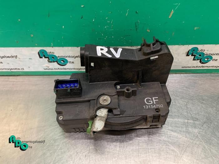 Serrure portière mécanique 4portes avant droite d'un Opel, -, Opel, 3 mois de garantie, Utilisé