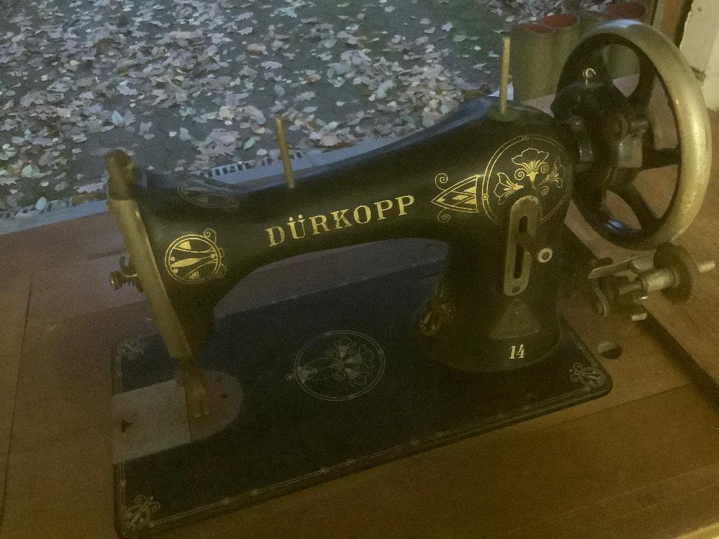 Machine à coudre mécanique Dürkopp, Hobby & Loisirs créatifs, Machines à coudre & Accessoires, Enlèvement, Utilisé, Machine à coudre