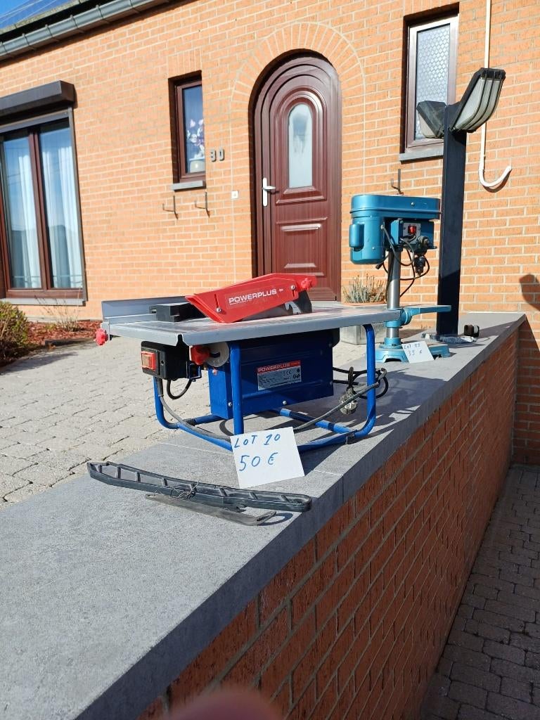 Scie circulaire de table 800W, 600 à 1200 watts, Enlèvement, Utilisé, Scie circulaire